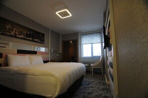 Minibar, in-room safe, desk, rollaway beds - Manhattan Hotel (Ankara)