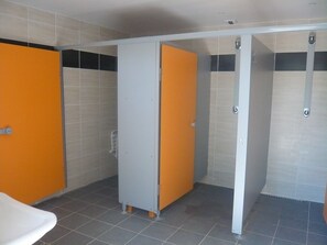 Shower - Le Village Insolite (Saint-Benoit-des-Ondes)