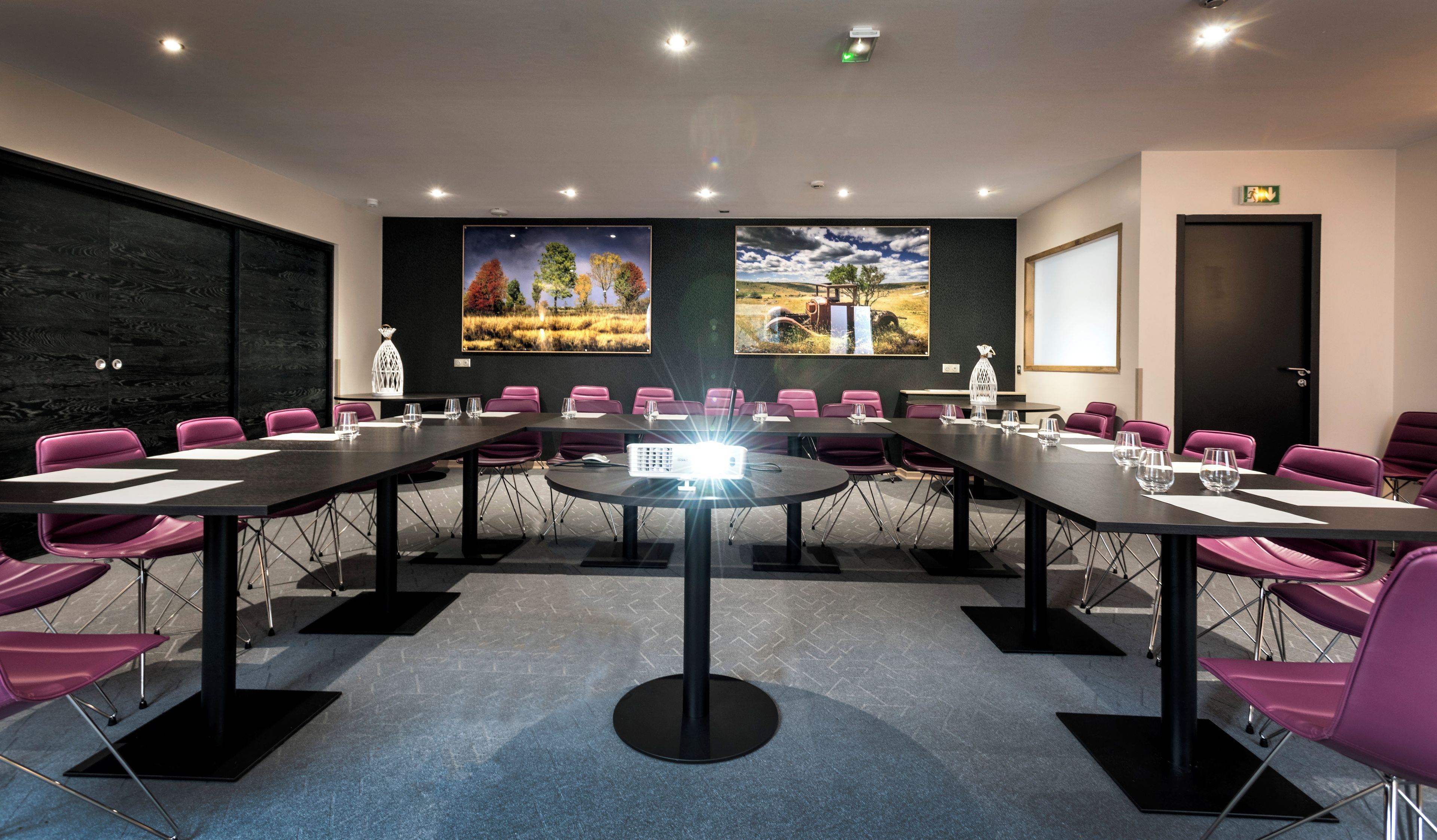 Meeting facility