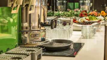 Free daily buffet breakfast