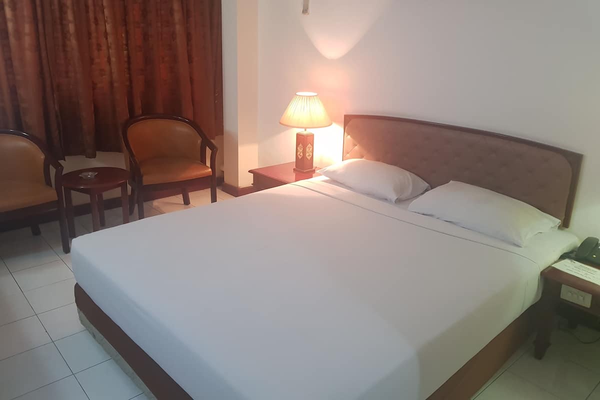 Standard Room | Desk, blackout drapes, rollaway beds, free WiFi