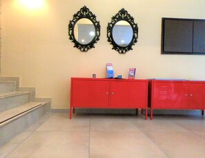 Flat-screen TV - Hotel Achillion (Piraeus)