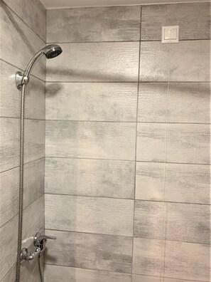 Bathroom - Hotel Achillion (Piraeus)