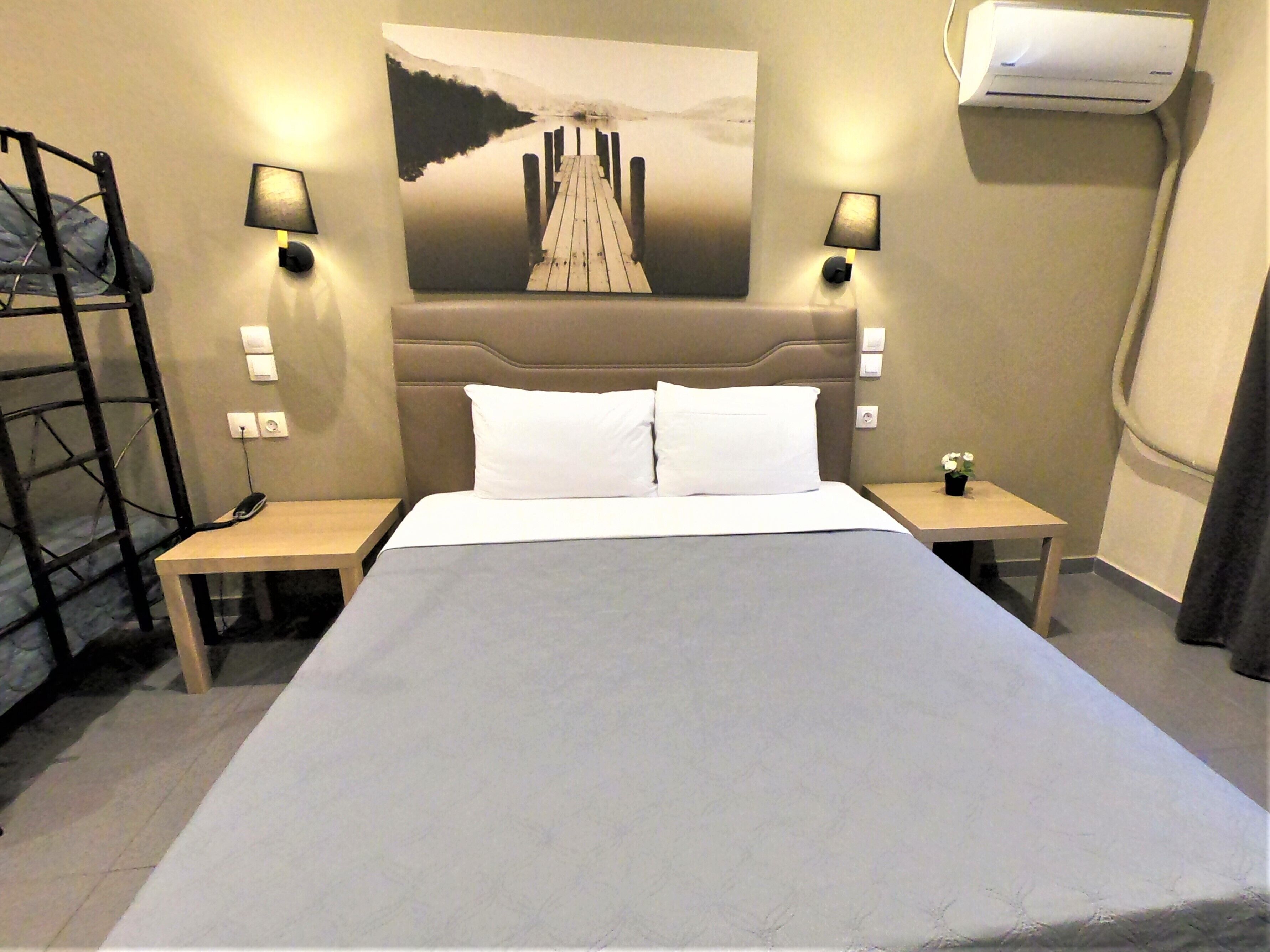 superior double room, private bathroom | desk, soundproofing, free wifi, bed sheets
