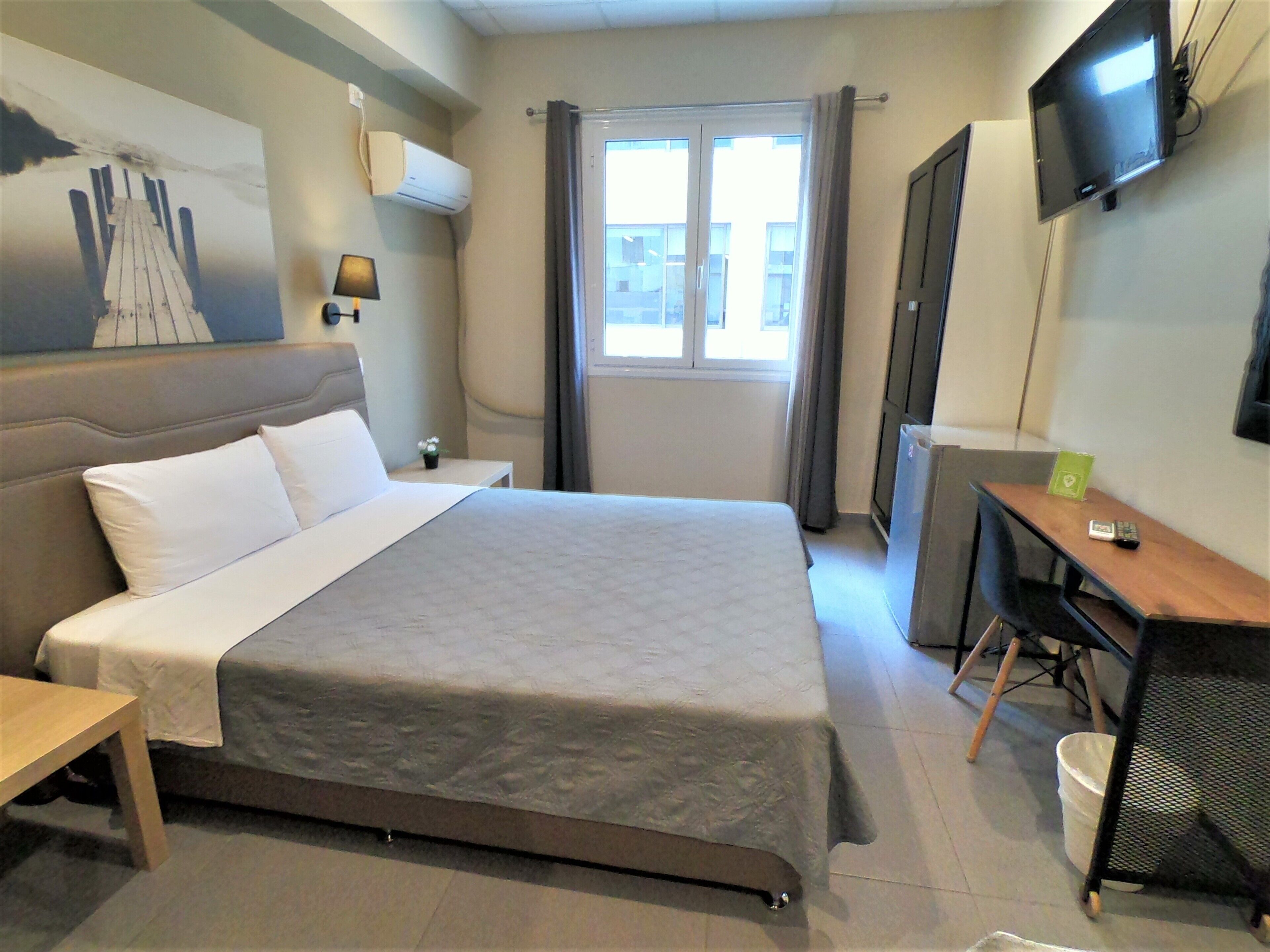 superior double room, private bathroom | desk, soundproofing, free wifi, bed sheets