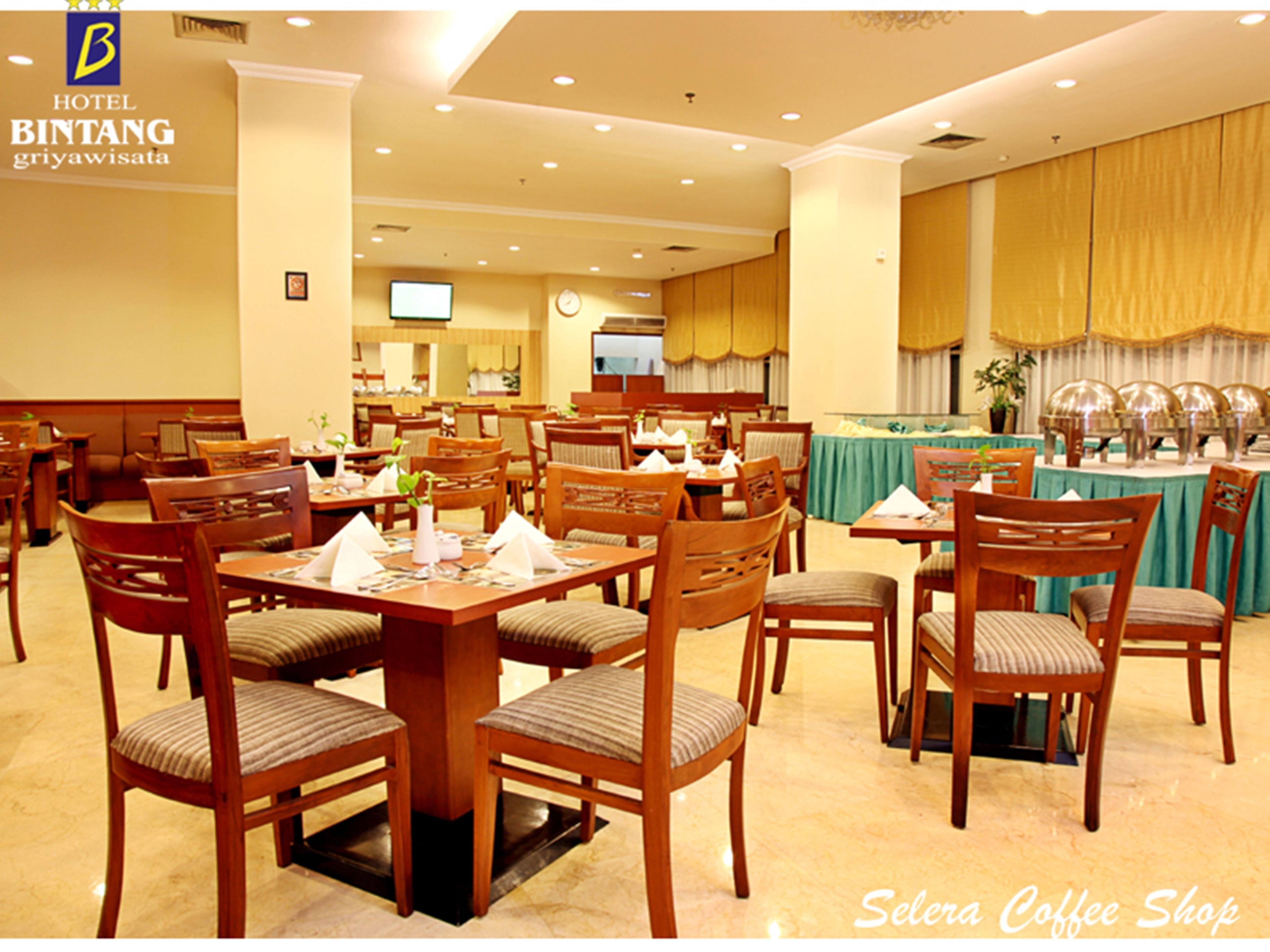 Se sirven desayunos, almuerzos, cenas y cocina local e internacional 