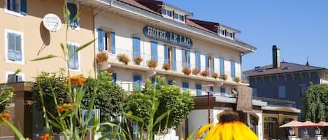 Fachada de la propiedad