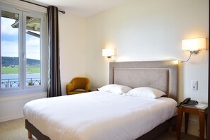 Double Room, Lake View | Desk, soundproofing, cribs/infant beds, free WiFi - Hôtel Le Lac (Malbuisson)