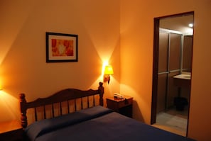 Double Room, 1 Double Bed | In-room safe, free WiFi