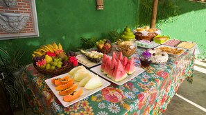 Free daily buffet breakfast - Pousada Bicho Preguiça (Itacaré)