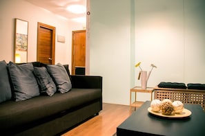 Apartment, 1 Schlafzimmer | Wohnbereich | Flachbildfernseher