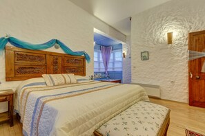 Chambre Deluxe double, 1 grand lit | Minibar, coffre-fort, accès au Wi-Fi (inclus), literie fournie