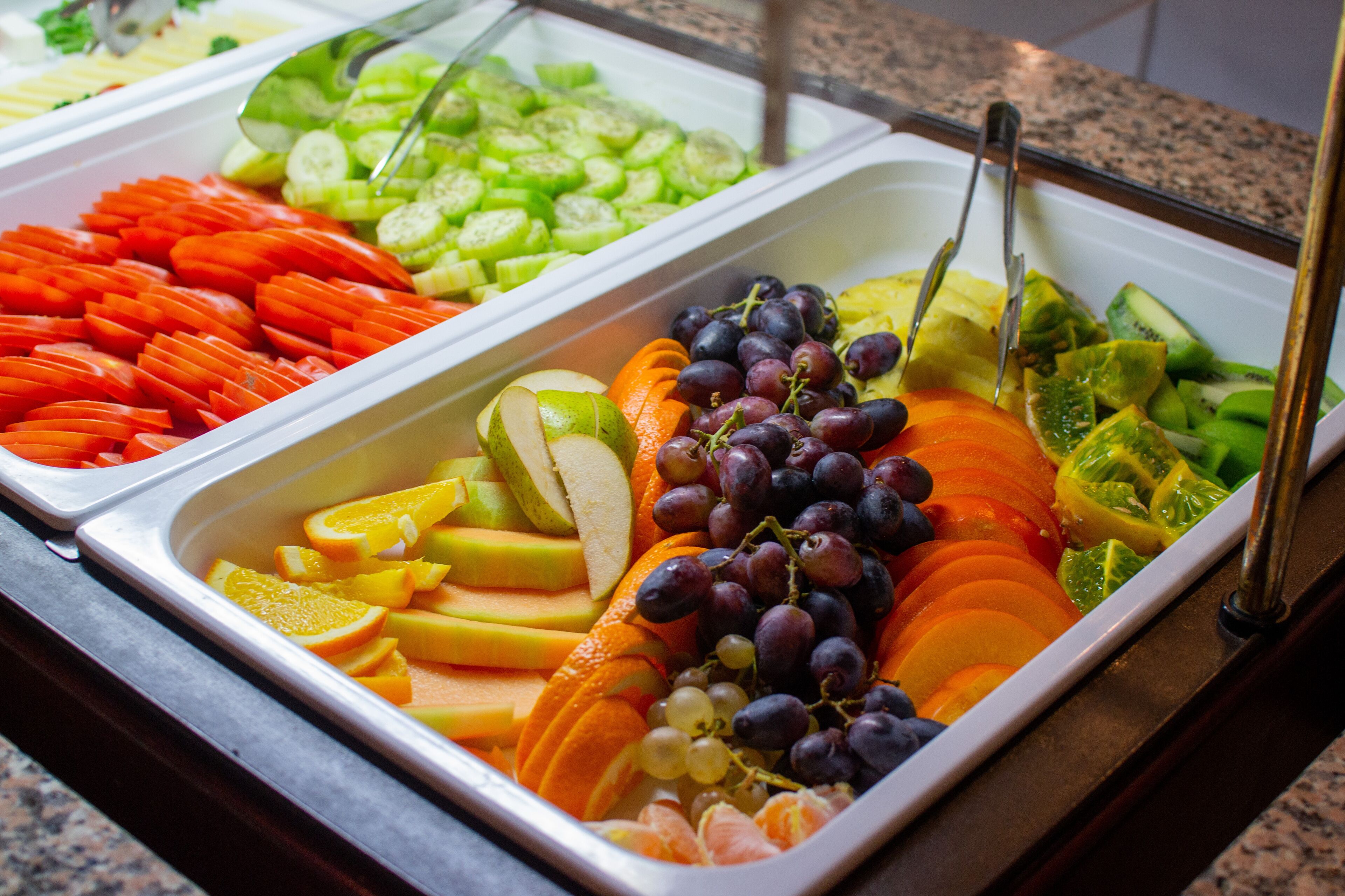 Tägliches Frühstücksbuffet (6 EUR pro Person)