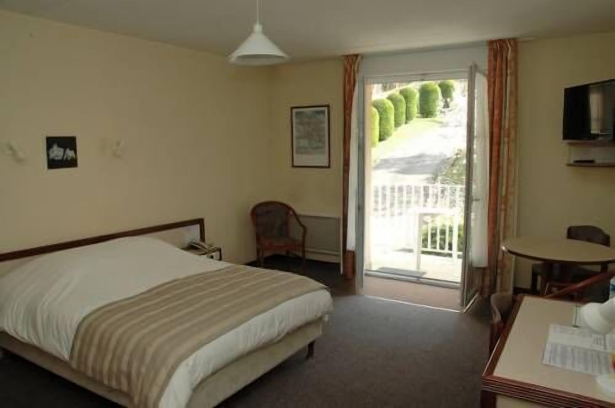 Double or Twin Room, Balcony, Garden View | Desk, soundproofing, free WiFi, wheelchair access