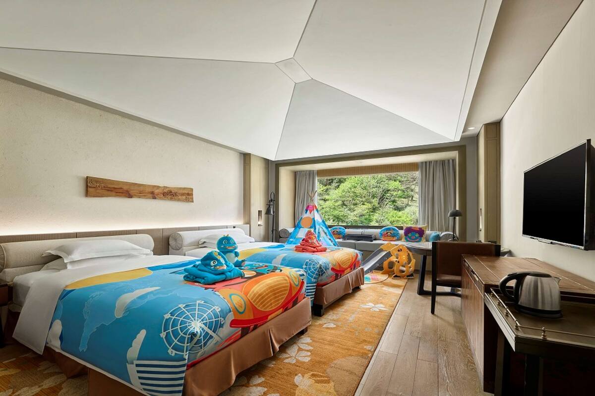 Phòng dành cho gia đình, 2 giường đơn | Bộ đồ giường cao cấp, minibar, két bảo mật tại phòng, bàn 