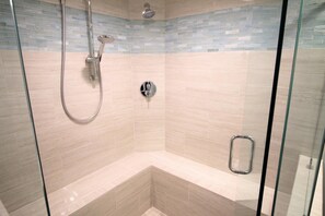 Vichy shower - Charleston 115 Oceanfront Villas Beach Daze 3 Bedroom Holiday Home By My Ocean Rentals (Folly Beach)