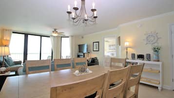 Familienhaus, 3 Schlafzimmer, Meerblick, Meerseite | Speisen