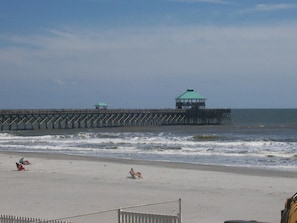 On the beach - Charleston 115 Oceanfront Villas Beach Daze 3 Bedroom Holiday Home By My Ocean Rentals (Folly Beach)