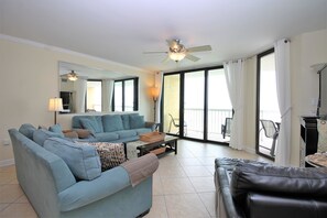 บ้านพักสำหรับครอบครัว, 3 ห้องนอน, วิวทะเล, หันหน้าสู่ทะเล | ห้องนั่งเล่น | ทีวี, เครื่องเล่นดีวีดี