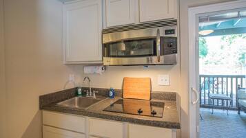 Fridge, microwave, coffee/tea maker