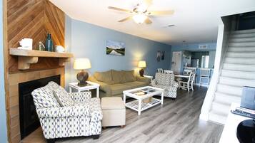 Family House, 2 Bedrooms, River View | Living room | DVD player