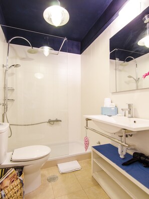 City Apartment, 1 Bedroom | Bathroom - City Center Gran Via Dreammadrid (Madrid)