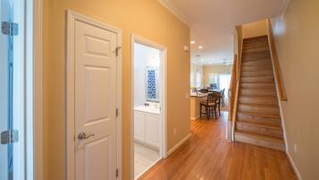 3 bedrooms, iron/ironing board, free WiFi