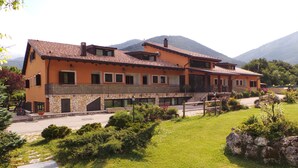 Esterni