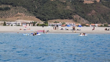 Una spiaggia nelle vicinanze