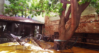 Art Factory Beer Garden - Hostel