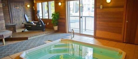 Bañera de hidromasaje interior