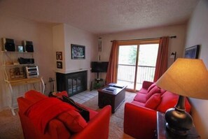 Living area - Snowdance Condo 2 Bedroom Apartment by Key to the Rockies (Keystone)