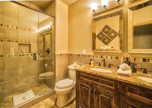 Huoneisto, 5 makuuhuonetta | Kylpyhuone | Pyyhkeet