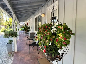 Exterior - The Pines Inn and Cottages (Grass Valley)