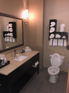 Towels - Country View Inn & Suites (Robinson)