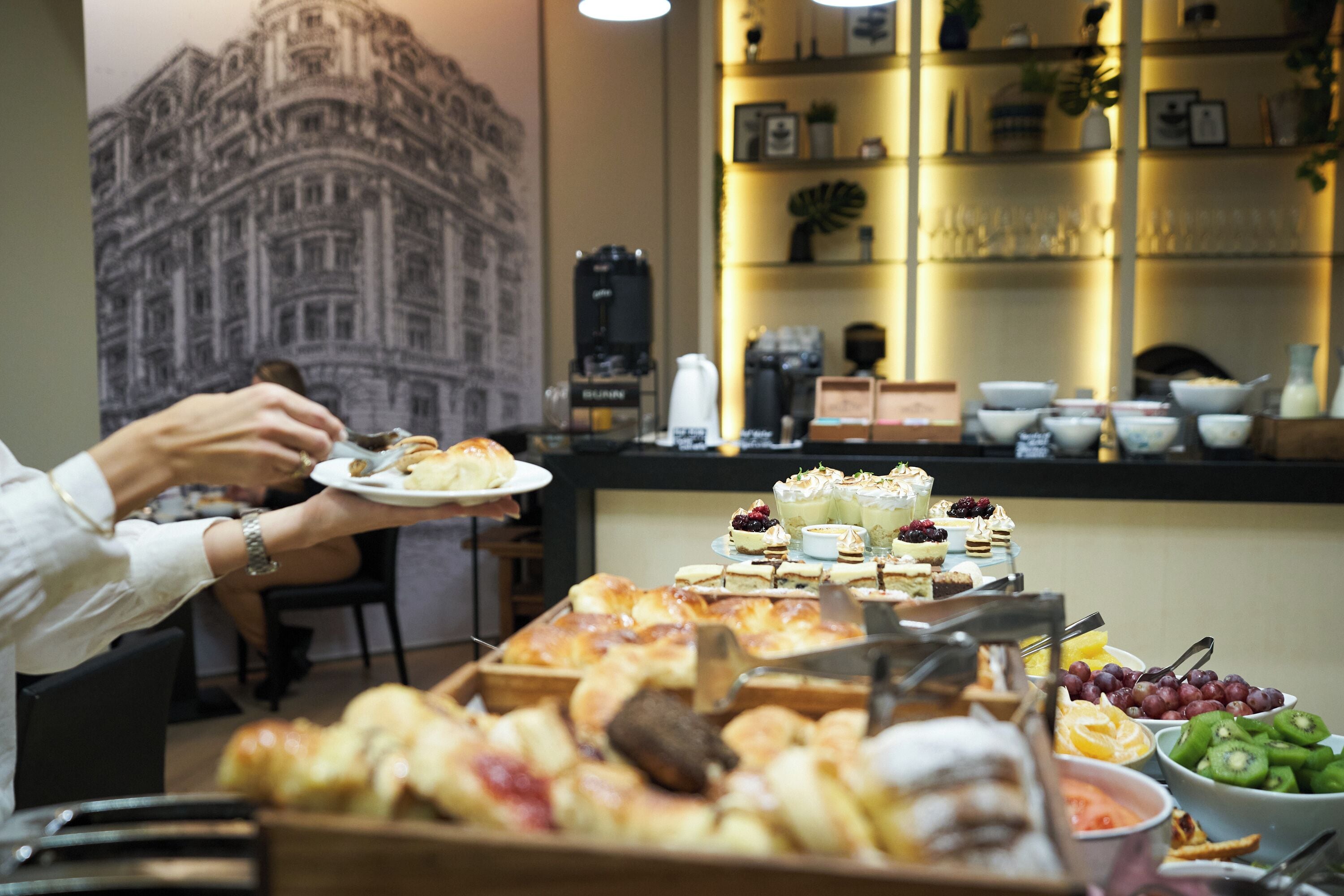 Desayuno bufé gratuito y diario