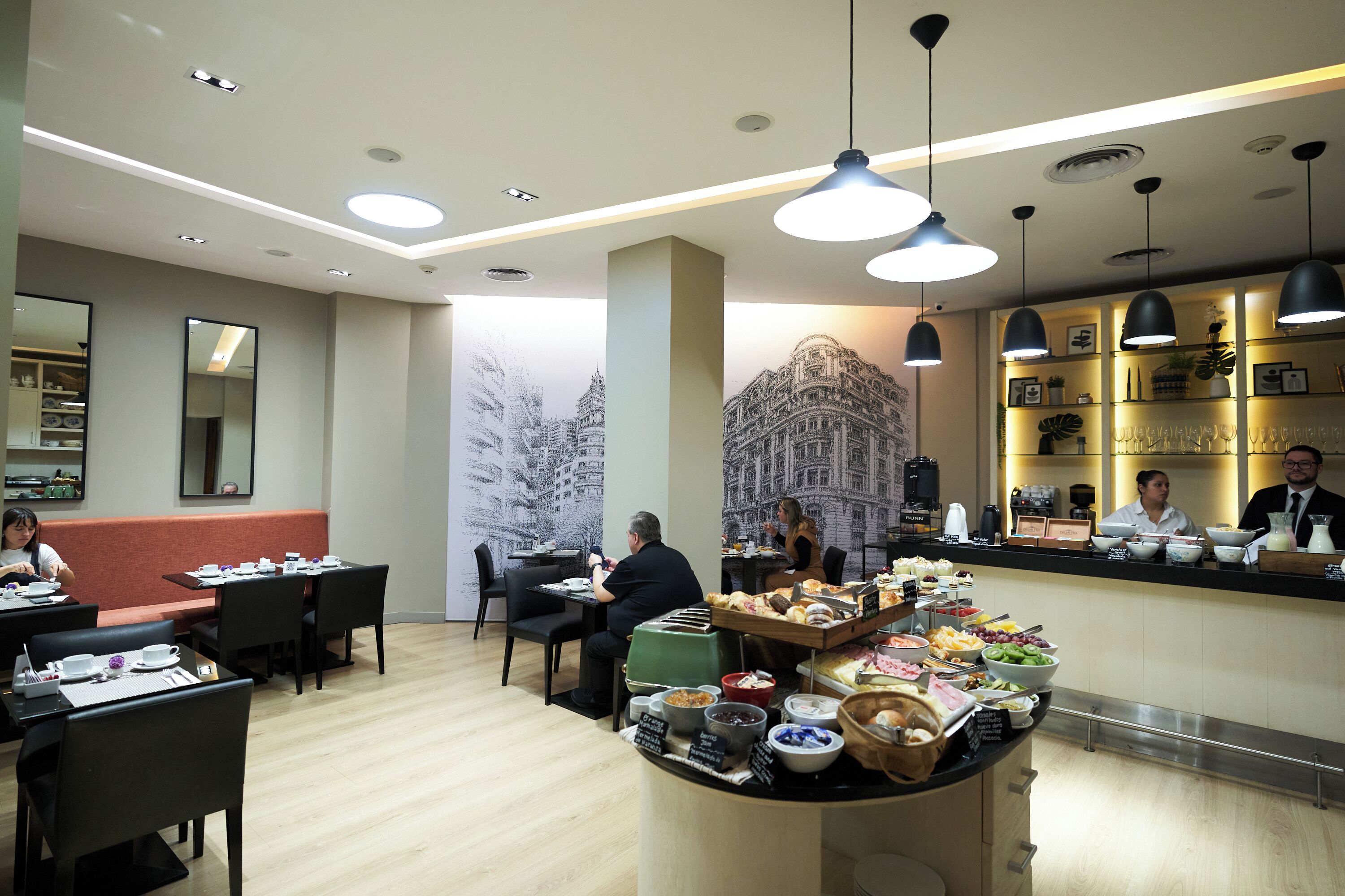 free daily buffet breakfast