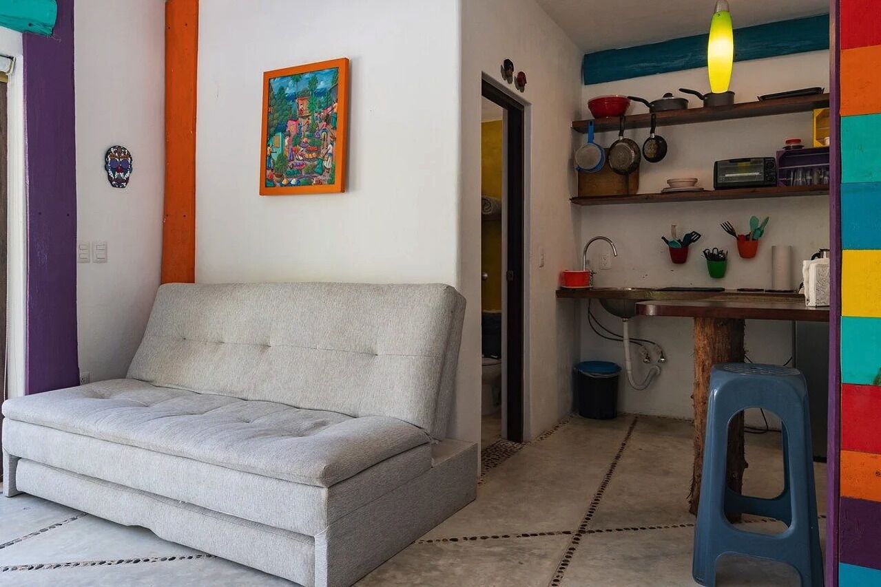 el secreto: downstairs | living area