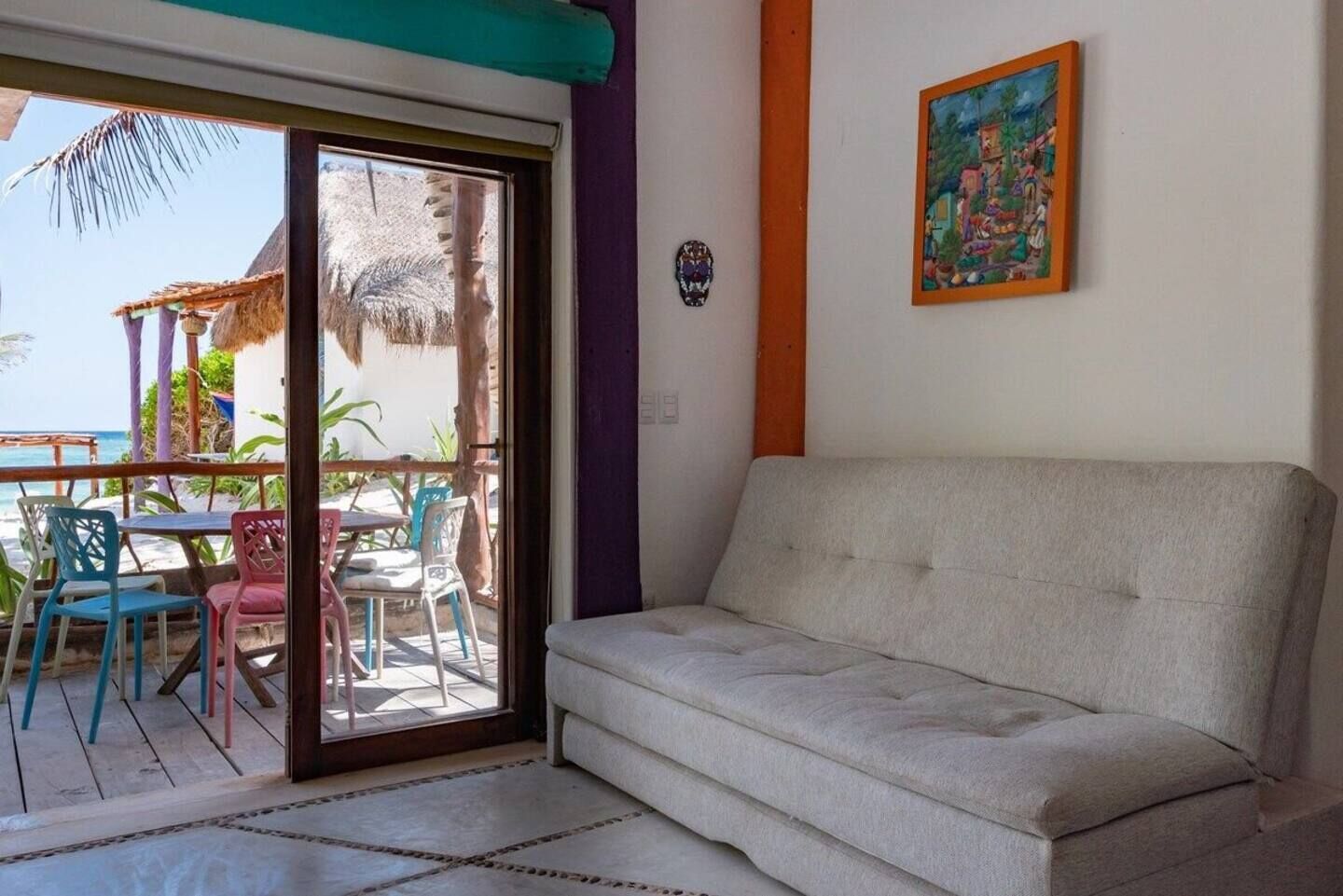 el secreto: downstairs | living area