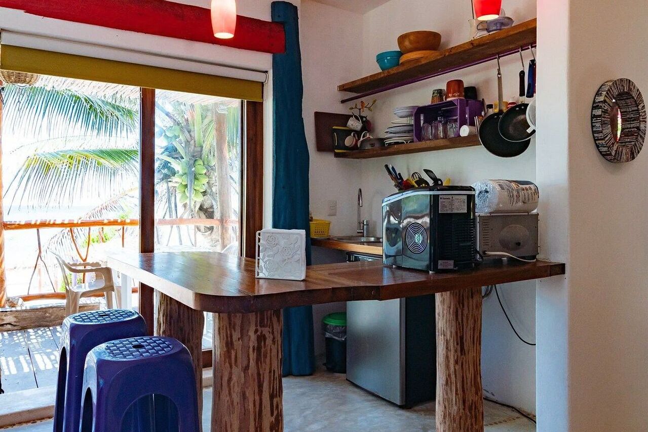el secreto: upstairs | private kitchen | mini-fridge, stovetop, coffee/tea maker, rice cooker
