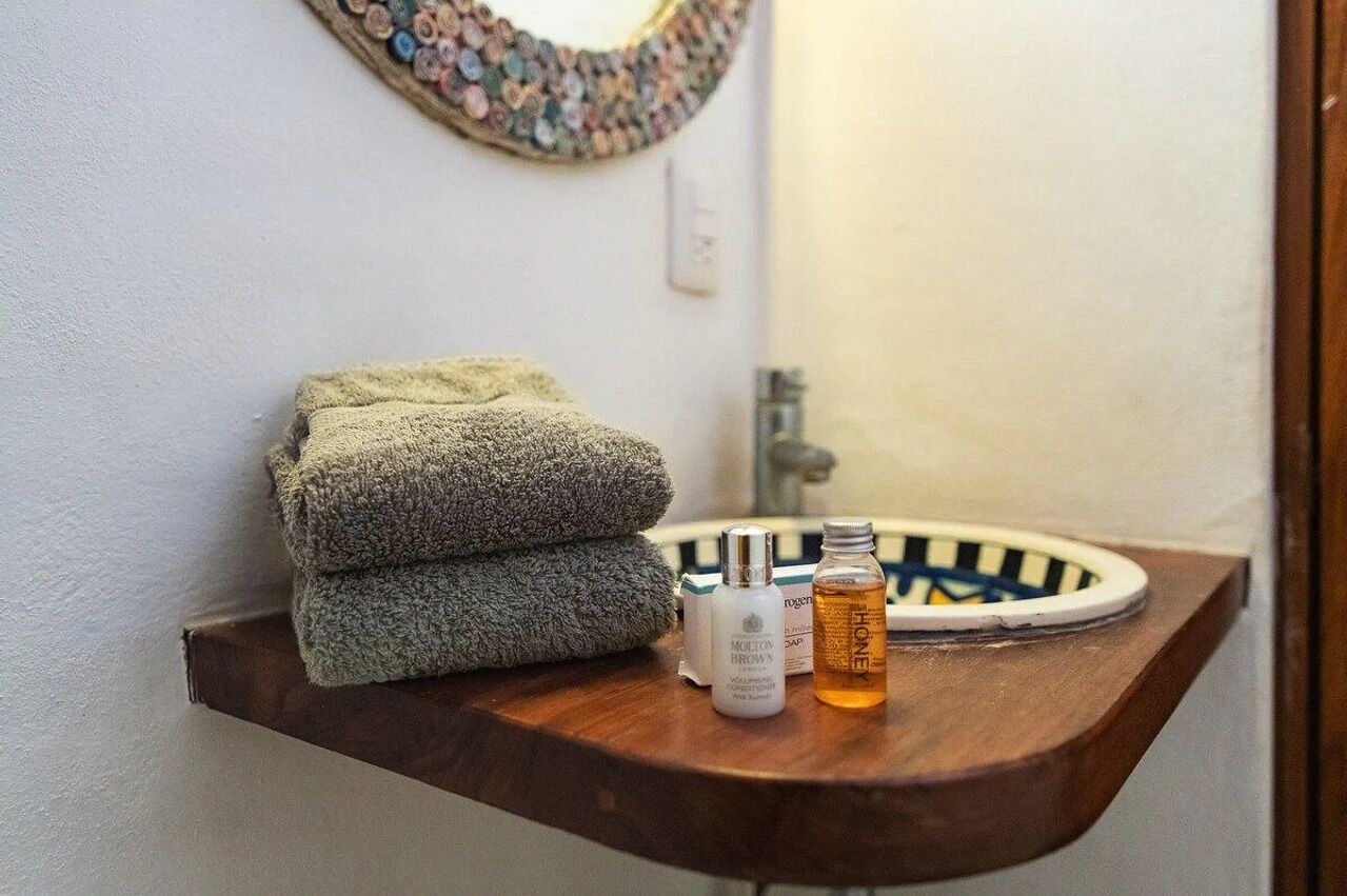 cabin | bathroom | shower, rainfall showerhead, free toiletries, towels