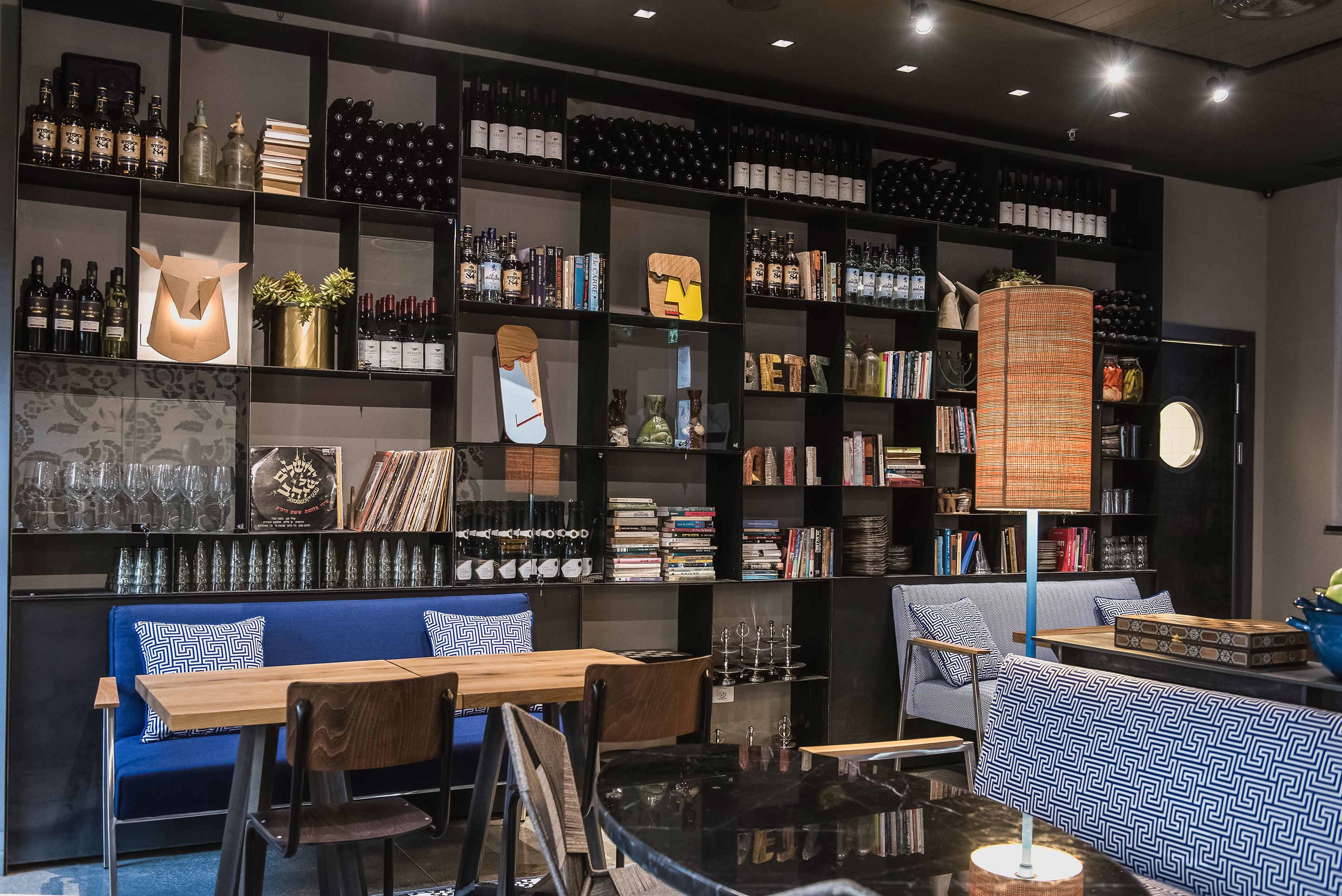 daily buffet breakfast (ils 100 per person)