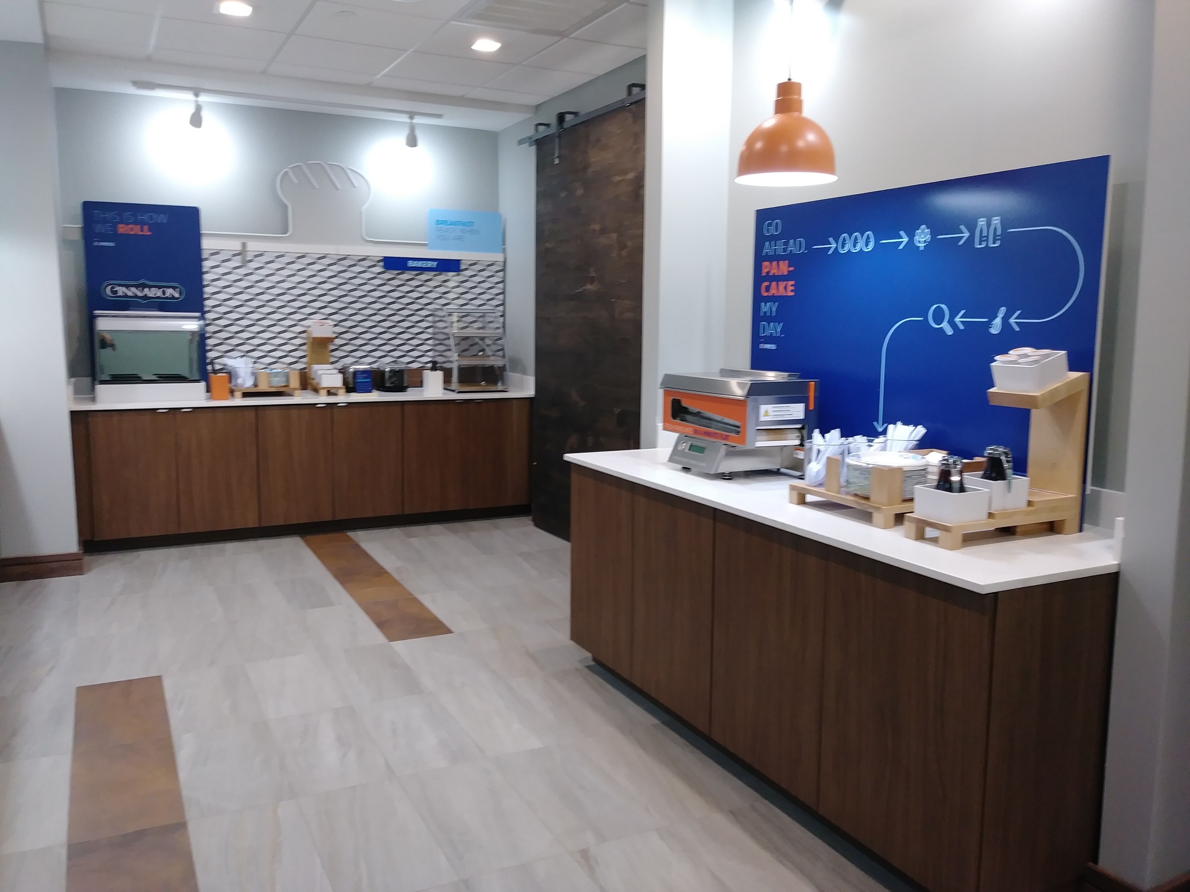 free daily continental breakfast