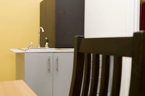 Standard Double Room | Desk, iron/ironing board, free WiFi - Apartamento El Descanso (Curridabat)