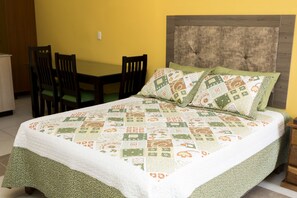 Superior Double Room | Desk, iron/ironing board, free WiFi - Apartamento El Descanso (Curridabat)