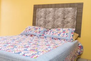 Standard-Doppelzimmer | Schreibtisch, Bügeleisen/Bügelbrett, kostenloses WLAN