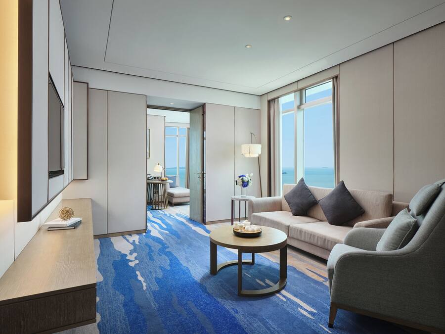 Premium bedding, minibar, in-room safe, desk