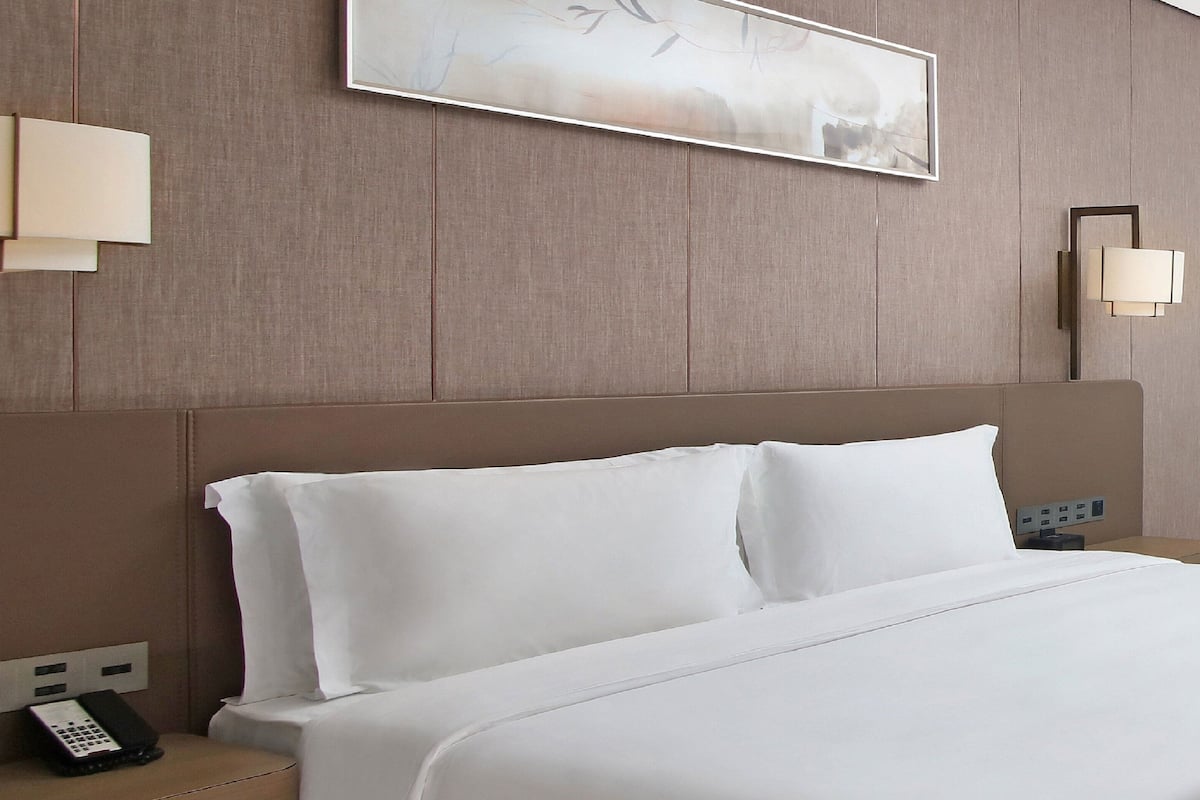 Premium-Zimmer | Hochwertige Bettwaren, Minibar, Zimmersafe, Schreibtisch