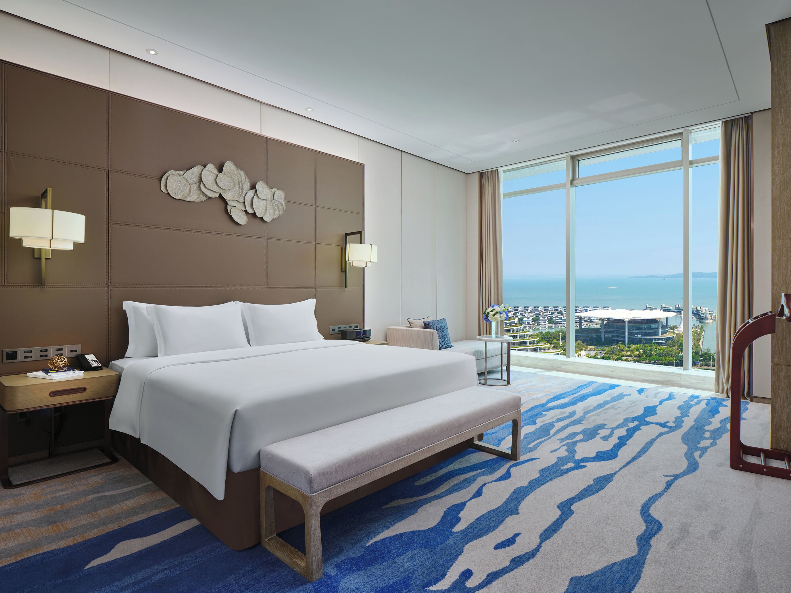 classic room, 1 king bed, sea view | 1 bedroom, premium bedding, minibar, in-room safe