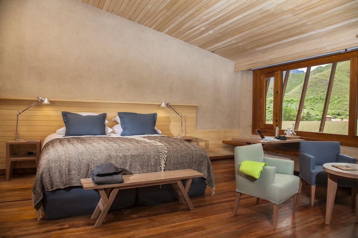 Premium bedding, in-room safe, individually decorated